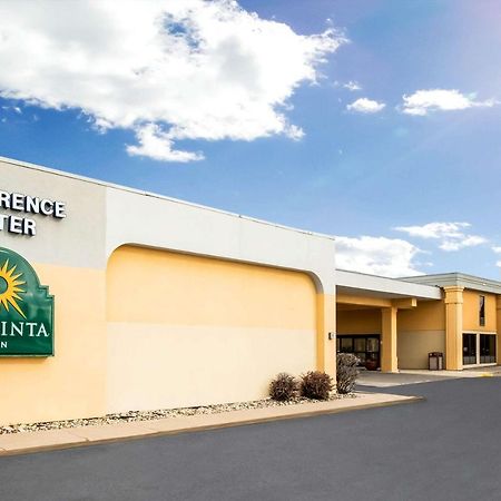 La Quinta Inn By Wyndham Davenport & Conference Center Bagian luar foto
