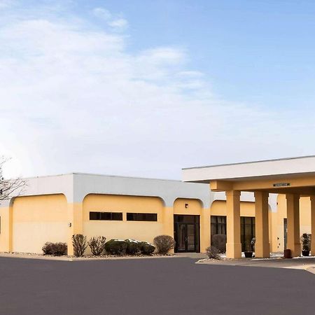 La Quinta Inn By Wyndham Davenport & Conference Center Bagian luar foto