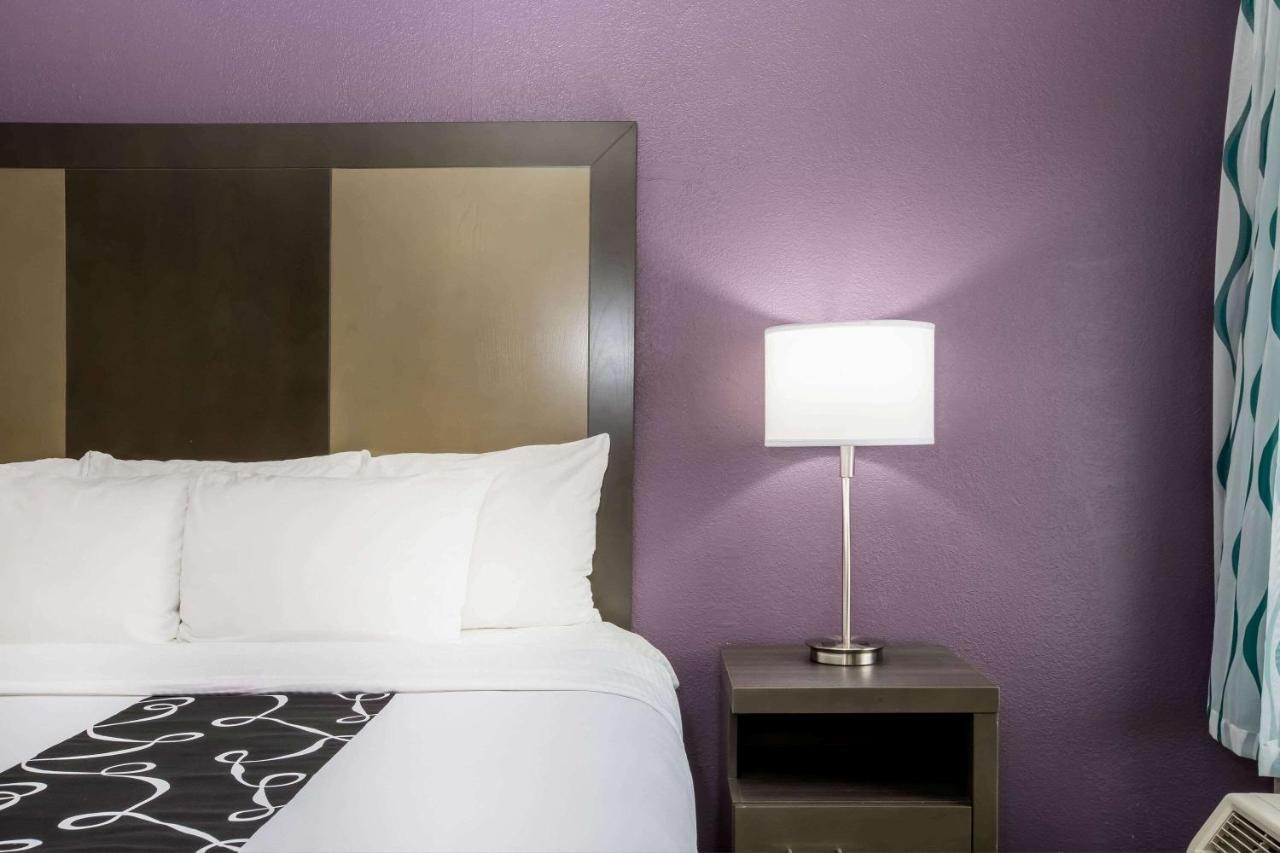 La Quinta Inn By Wyndham Davenport & Conference Center Bagian luar foto