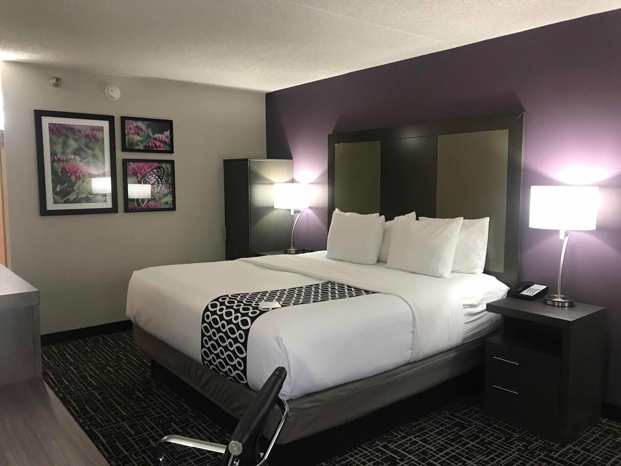 La Quinta Inn By Wyndham Davenport & Conference Center Bagian luar foto