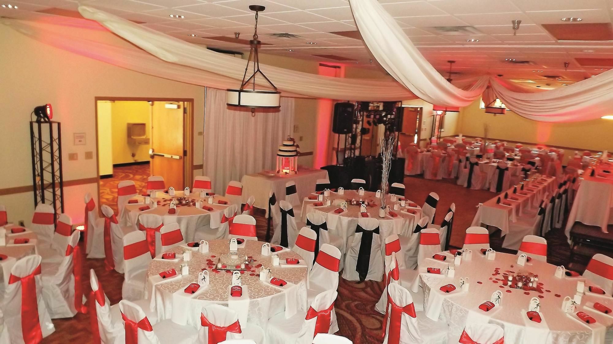 La Quinta Inn By Wyndham Davenport & Conference Center Bagian luar foto