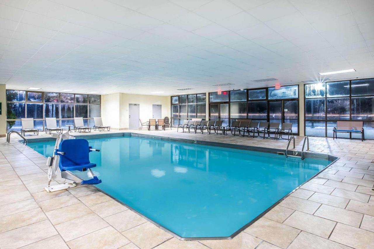 La Quinta Inn By Wyndham Davenport & Conference Center Bagian luar foto